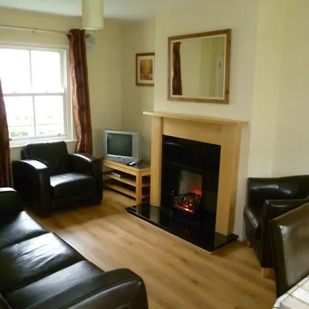 Castle Gardens 3 Bedroom House *
